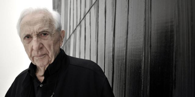 Pierre Soulages devant un Outrenoir à Rodez