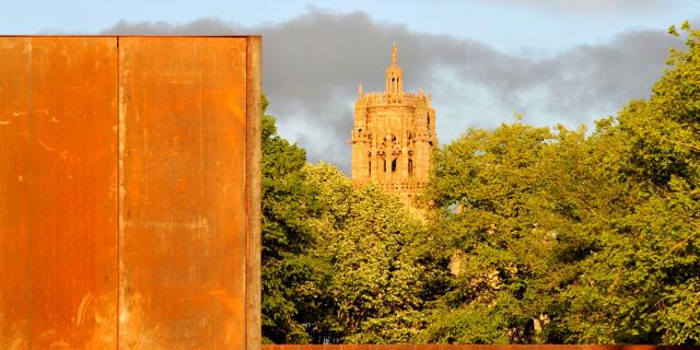 Vue sur le clocher de la cathédrale de Rodez