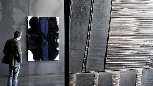 Outrenoir dans une salle du musée Soulages à Rodez