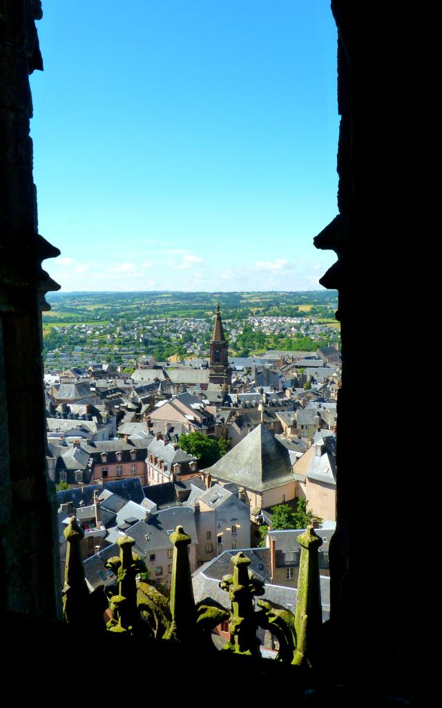 Vue sur l'église Saint-Amans depuis la cathédrale de Rodez