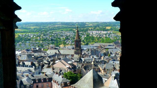 Vue sur l'église Saint-Amans depuis la cathédrale de Rodez