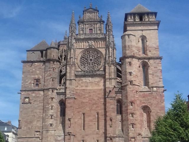 Façade de la cathédrale de Rodez