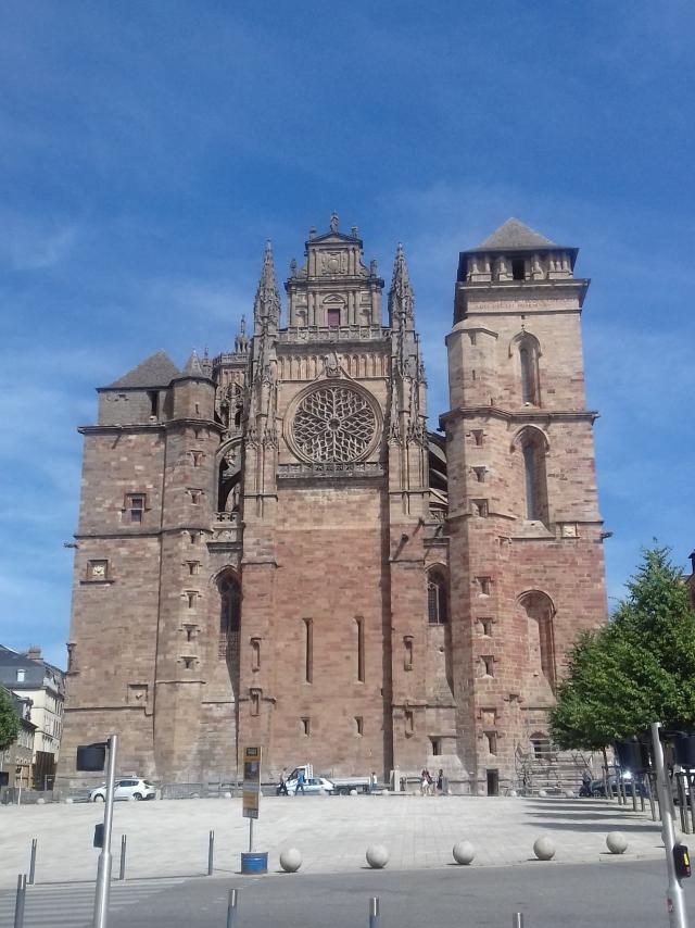 Façade de la cathédrale de Rodez