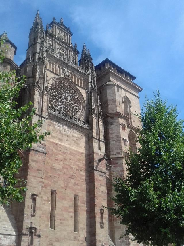 Au pied de la cathédrale de Rodez