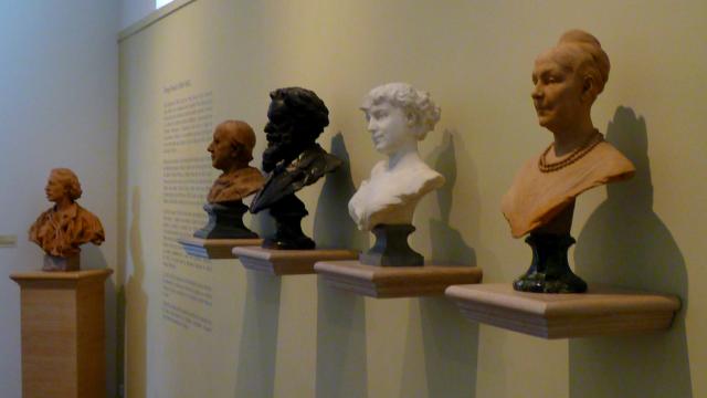 Sculpture de portraits au musée Denys-Puech de Rodez