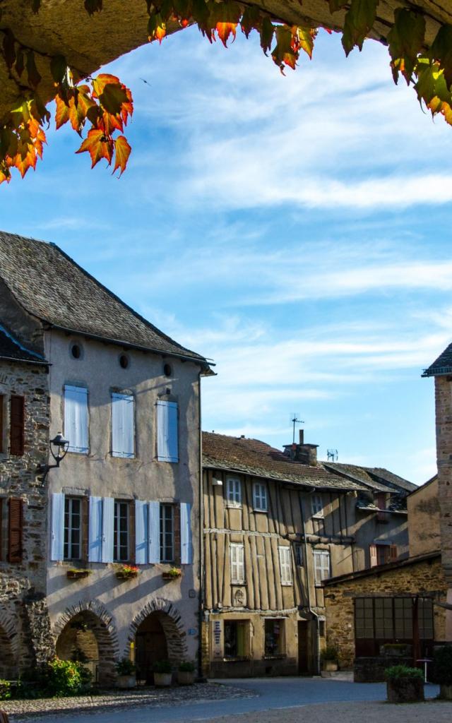 Sauveterre De Rouergue et ses arcades