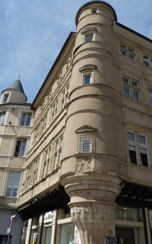 Tour de la maison de l'Annonciation à Rodez