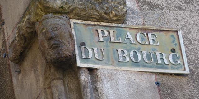 Plaque de la place du Bourg