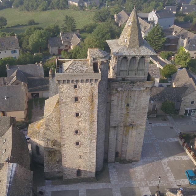 Eglise au coeur du village de Sainte-Radegonde