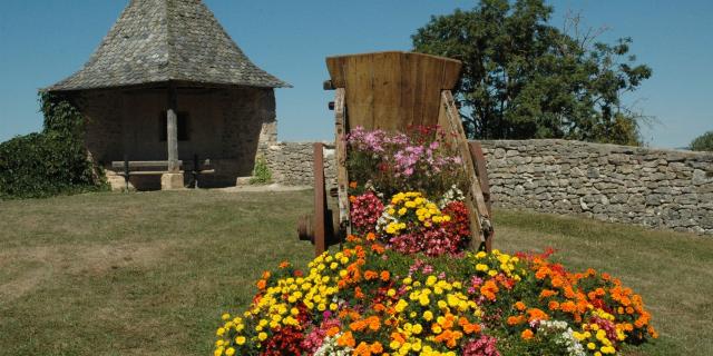 Parc fleuri à Sébzac-Concourès