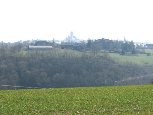 Vue sur la cathédrale depuis Olemps