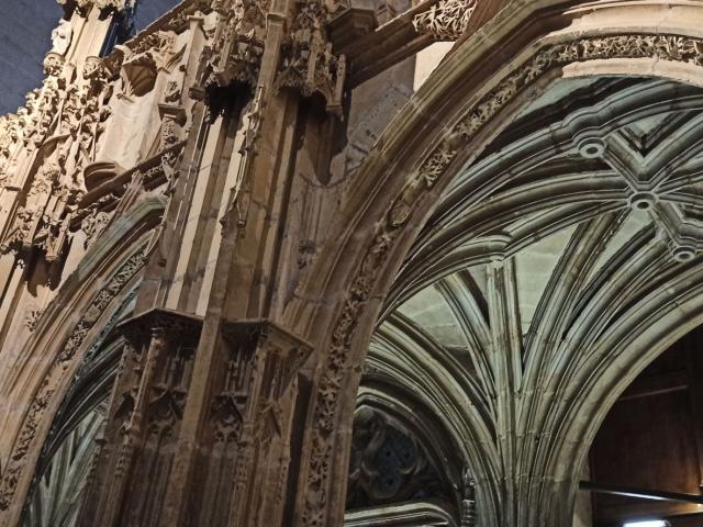 Jubé à l'entrée de la cathédrale