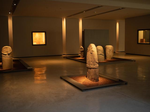 Statues-menhirs au musée Fenaille