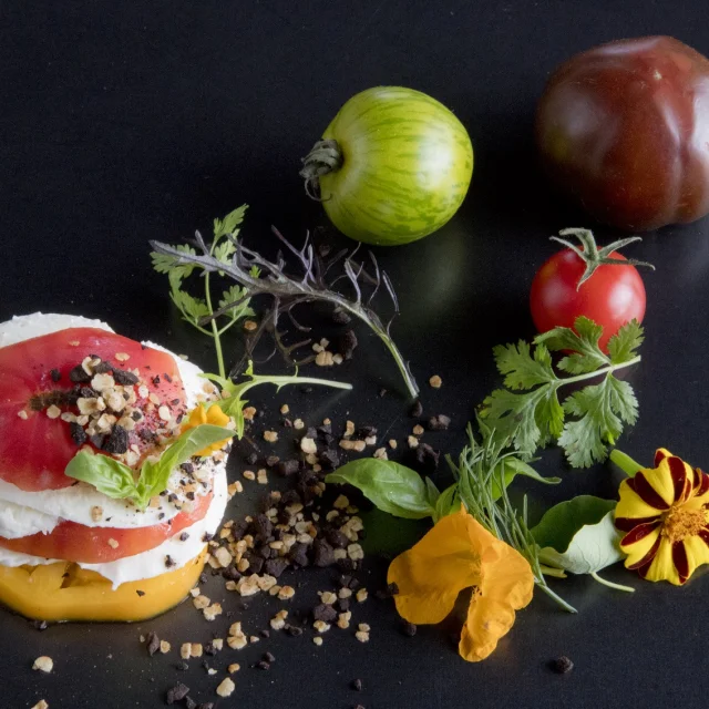 tomates-du-march-de-rodez-mozzarella-bufflonnec-cafbras-c-bousquet.jpg