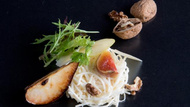 Céleri et Poire Comice assaisonnés de rémoulade au Coing