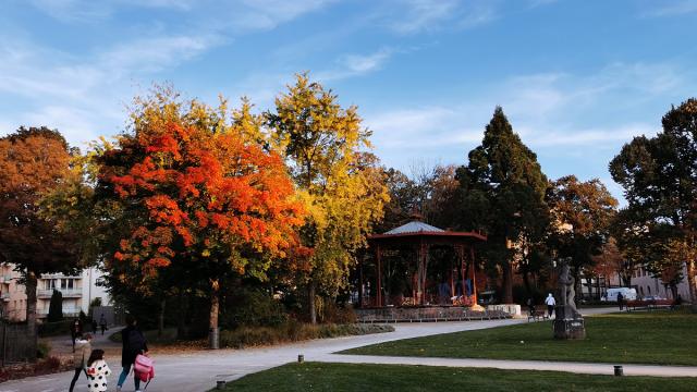 Le kiosque en automne