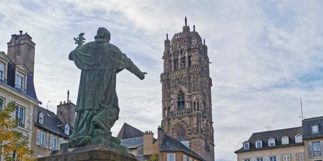 Monseigneur Affre face à la cathédrale de Rodez