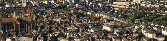 Panoramique avec la cathédrale et l'église Saint-Amans