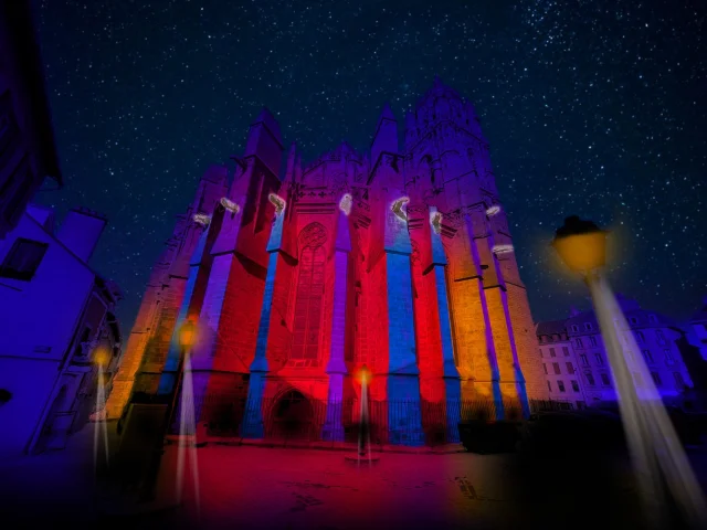 Image de synthèse illustrant le jeu de lumière estival de la cathédrale, côté chevet